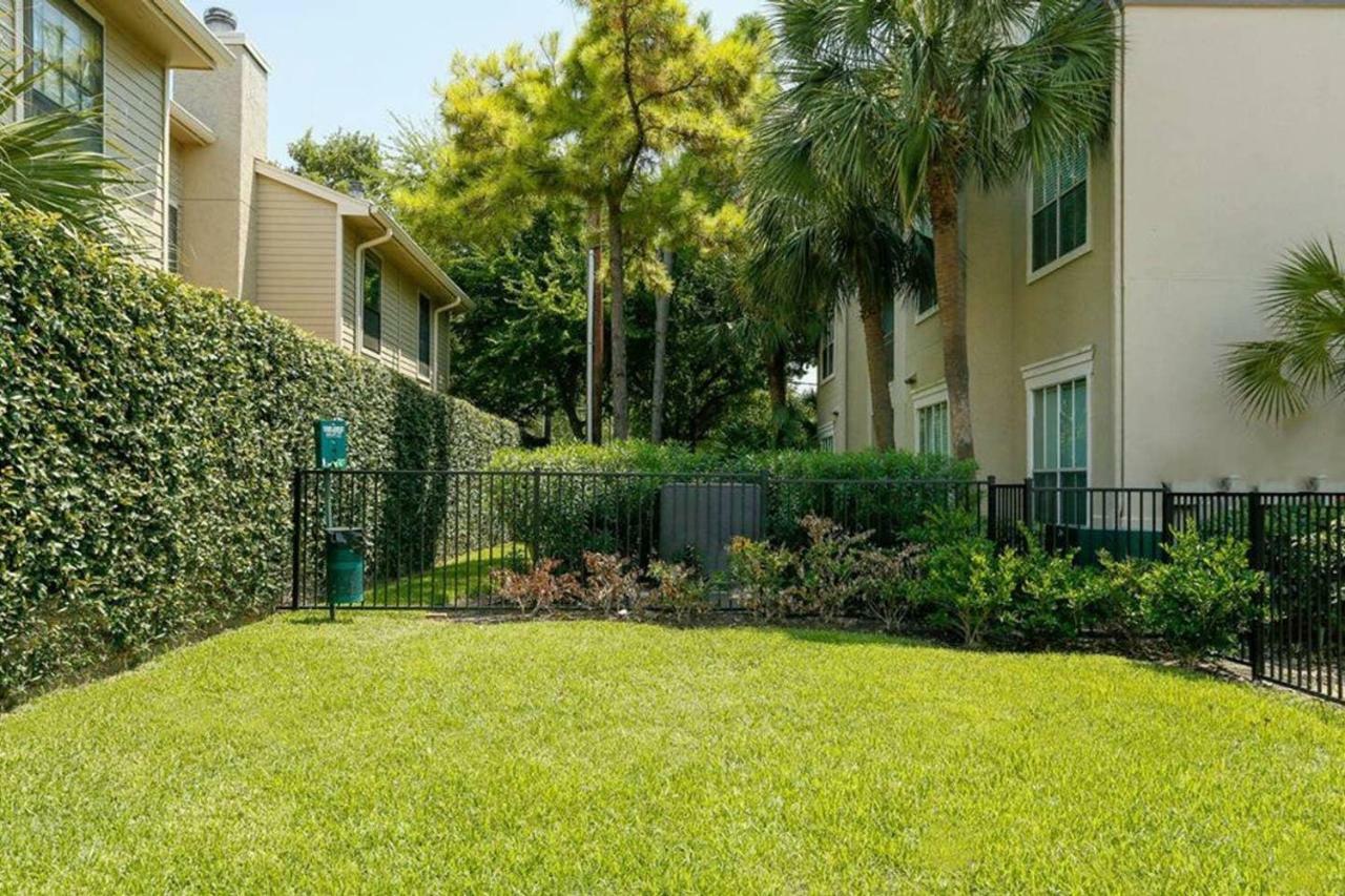 Cozy Home Near Med Center, Nrg, Galleria & Dtown Houston Esterno foto
