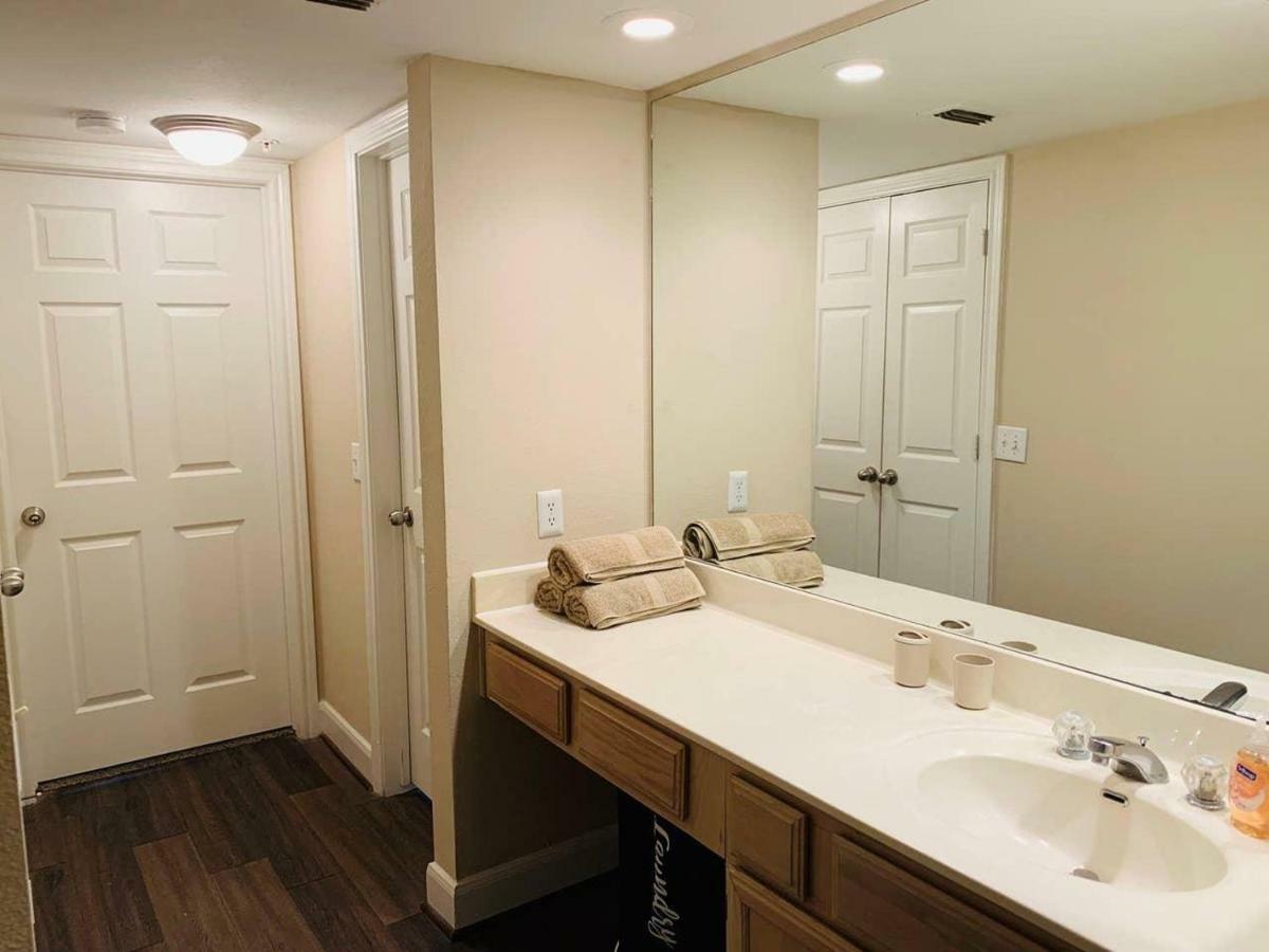Cozy Home Near Med Center, Nrg, Galleria & Dtown Houston Esterno foto